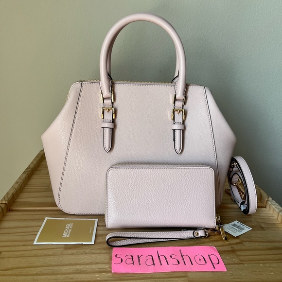 🌼Michael Kors Set - Picture 2 of 16